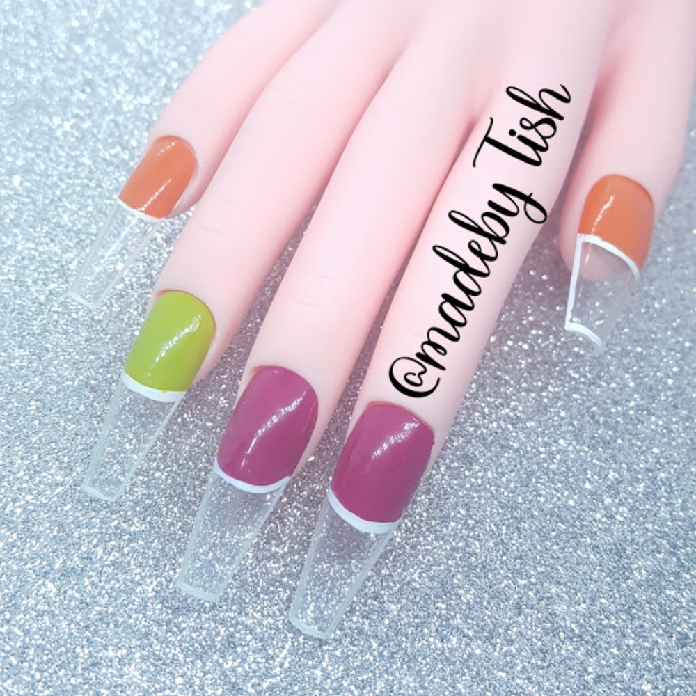 Long Press On Nails Clear Pink Green Outline Tip
